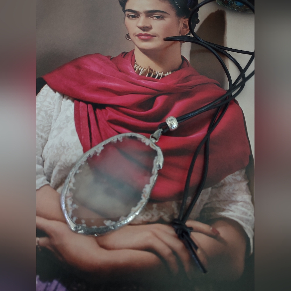 Translucent Agate And Silver Pendant Necklace - image 2